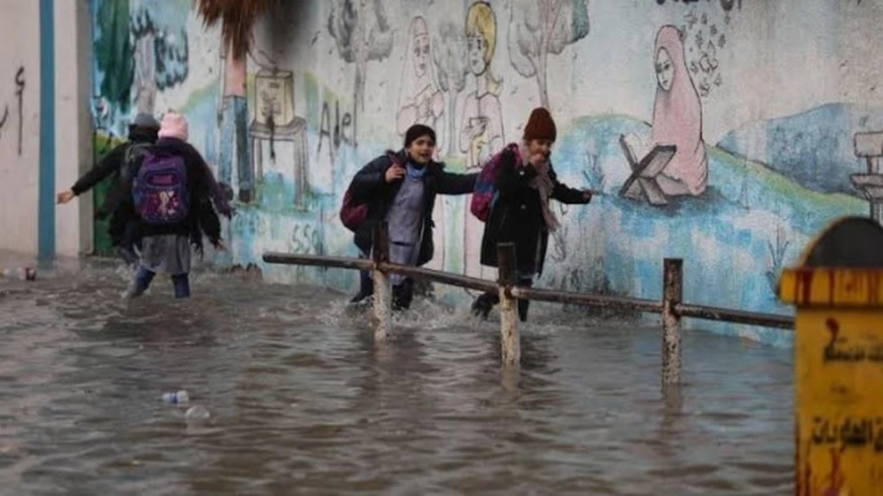 التعليم توضح حقيقة تعطيل الدراسة يومي الأربعاء والخميس بسبب موجة الأمطار